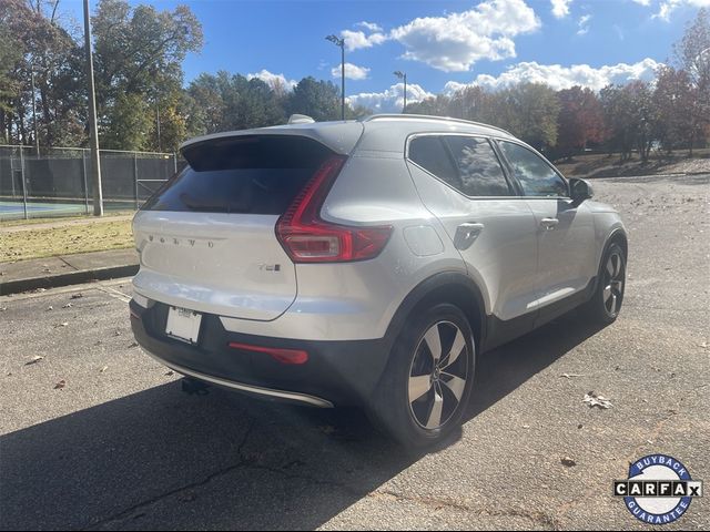 2022 Volvo XC40 Momentum