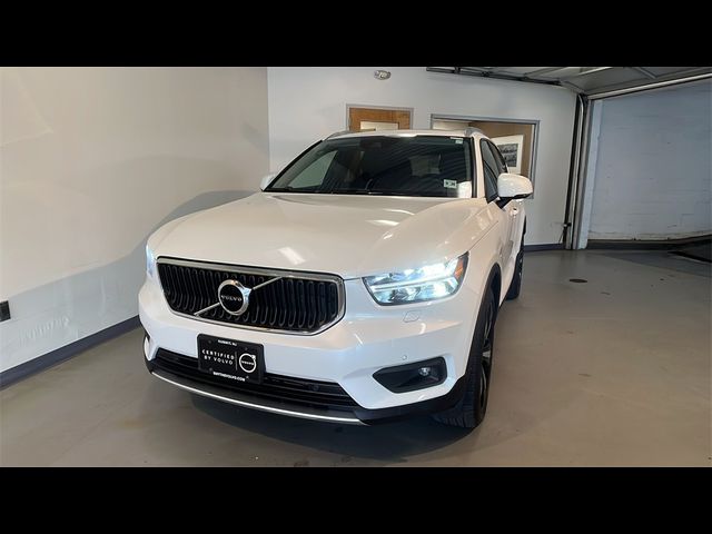 2022 Volvo XC40 Momentum