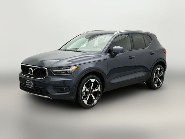 2022 Volvo XC40 Momentum