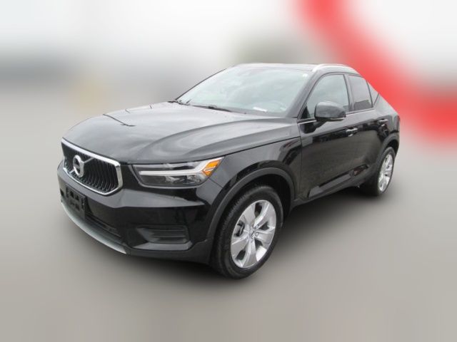 2022 Volvo XC40 Momentum