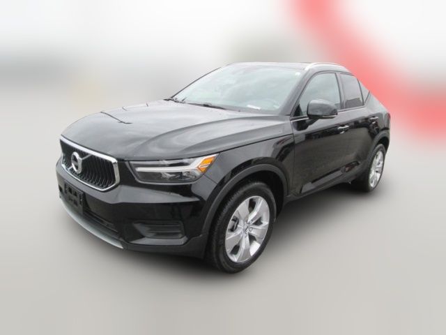 2022 Volvo XC40 Momentum