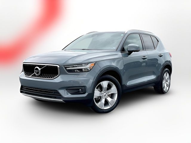 2022 Volvo XC40 Momentum