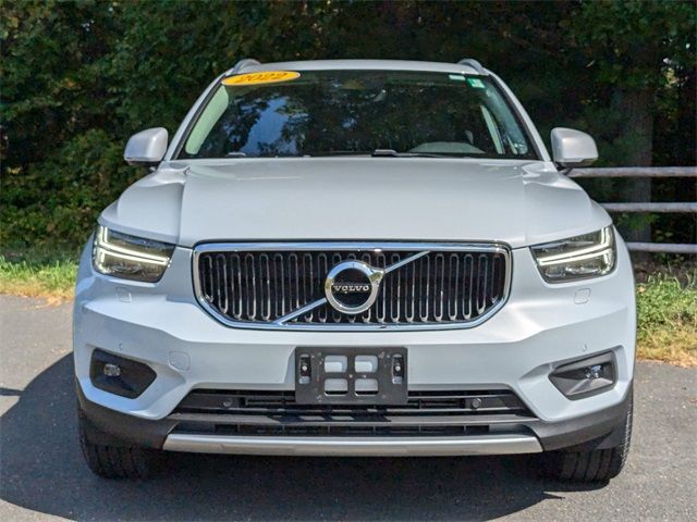 2022 Volvo XC40 Momentum