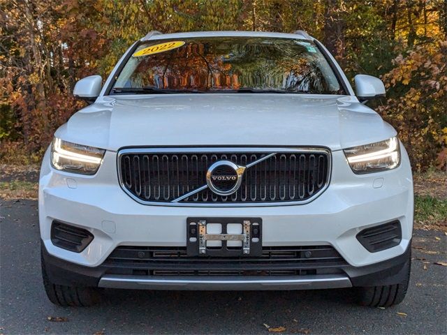 2022 Volvo XC40 Momentum