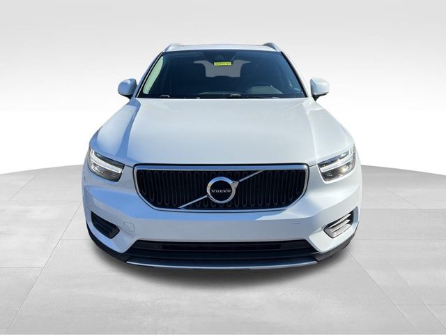 2022 Volvo XC40 Momentum