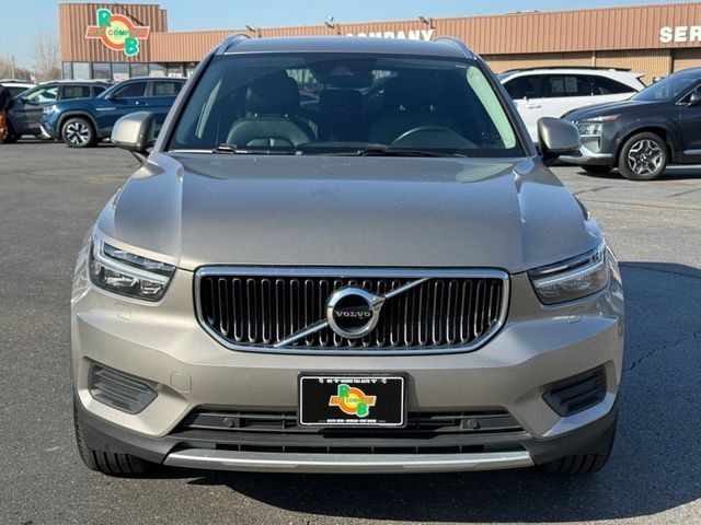 2022 Volvo XC40 Momentum