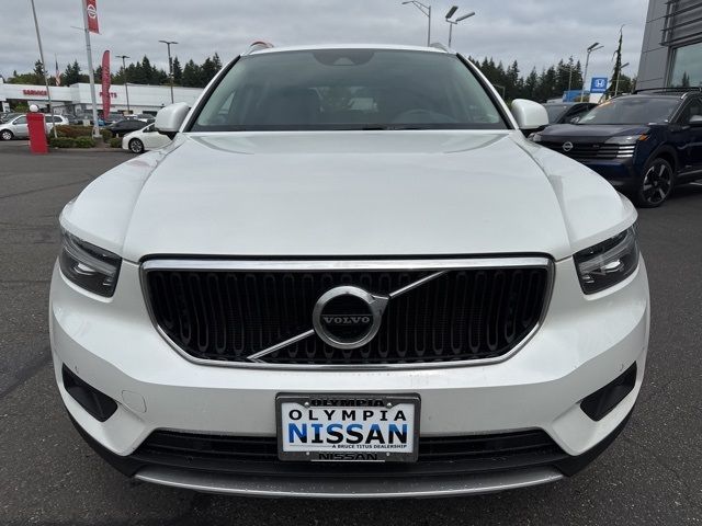 2022 Volvo XC40 Momentum