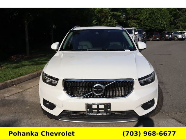 2022 Volvo XC40 Momentum
