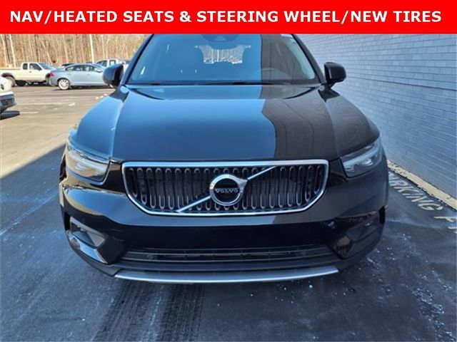 2022 Volvo XC40 Momentum