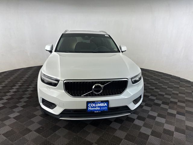 2022 Volvo XC40 Momentum