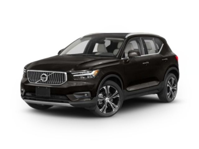 2022 Volvo XC40 Momentum