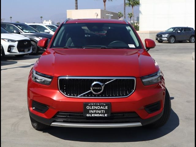 2022 Volvo XC40 Momentum