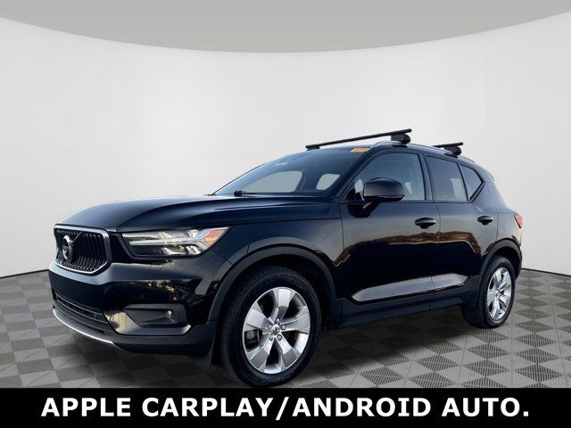 2022 Volvo XC40 Momentum