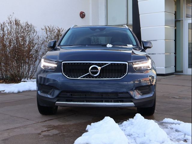 2022 Volvo XC40 Momentum