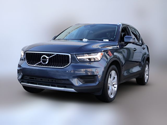 2022 Volvo XC40 Momentum