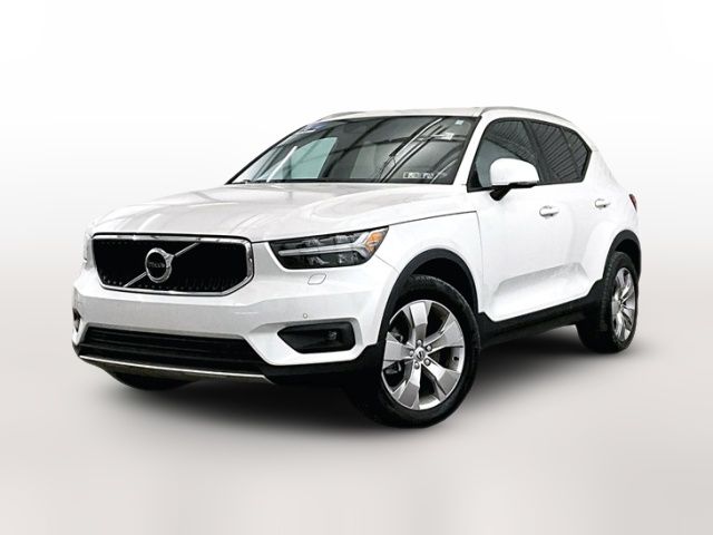 2022 Volvo XC40 Momentum
