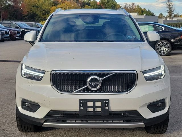 2022 Volvo XC40 Momentum