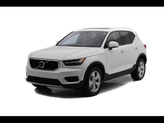 2022 Volvo XC40 Momentum