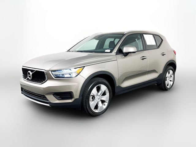 2022 Volvo XC40 Momentum