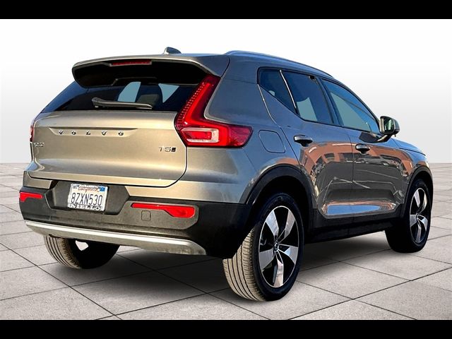 2022 Volvo XC40 Momentum