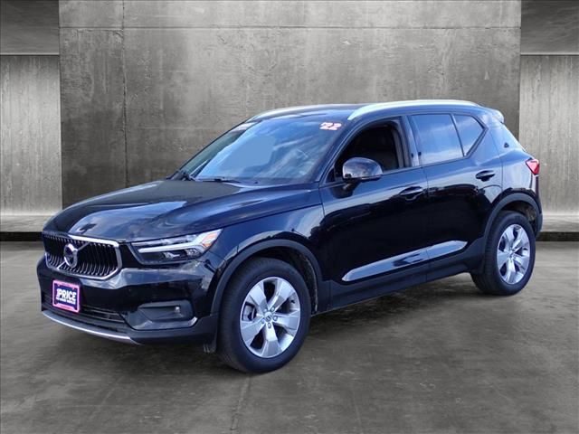 2022 Volvo XC40 Momentum