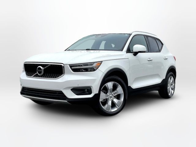 2022 Volvo XC40 Momentum