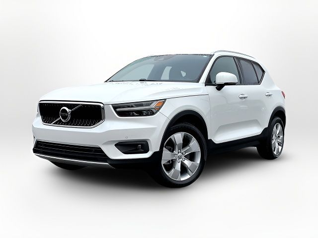 2022 Volvo XC40 Momentum