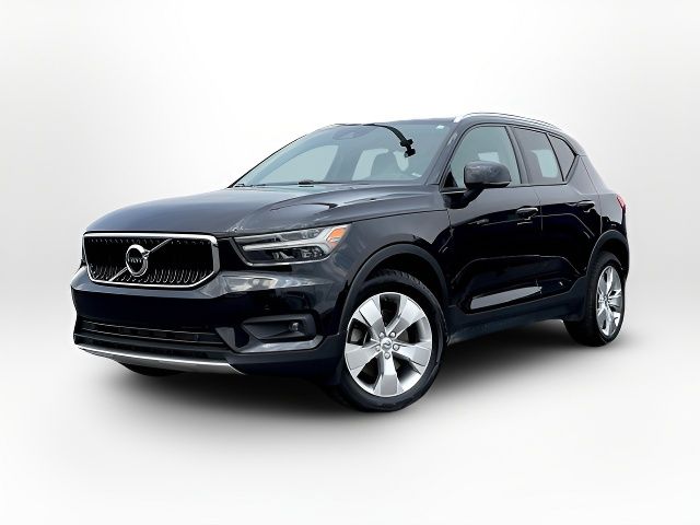 2022 Volvo XC40 Momentum