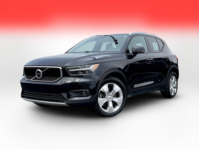 2022 Volvo XC40 Momentum