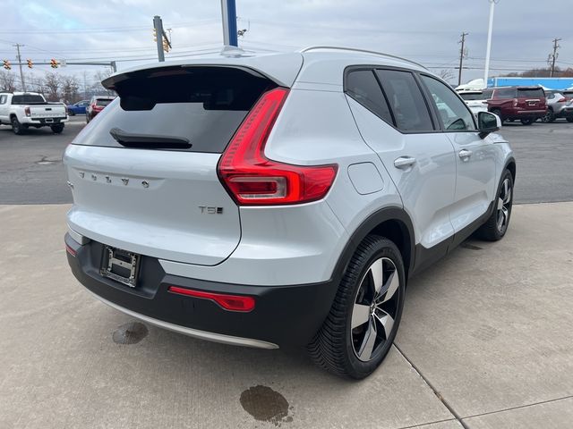 2022 Volvo XC40 Momentum