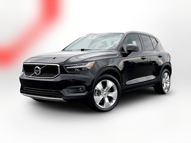 2022 Volvo XC40 Momentum