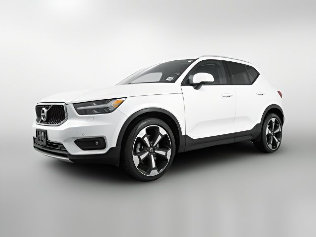 2022 Volvo XC40 Momentum