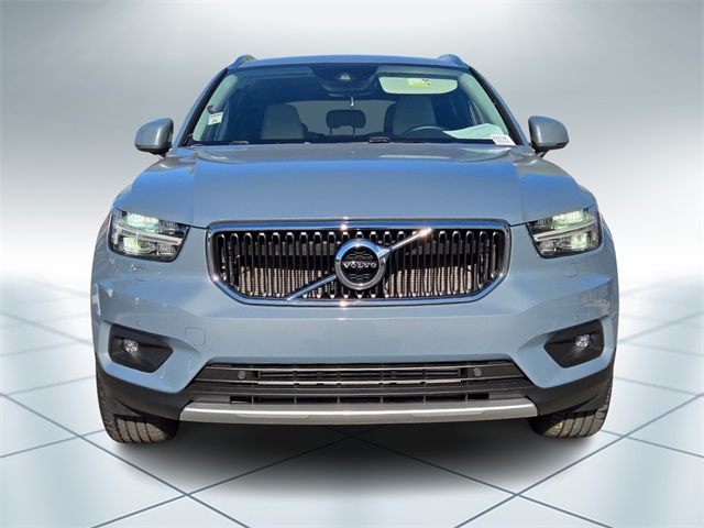 2022 Volvo XC40 Momentum