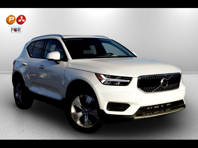 2022 Volvo XC40 Momentum