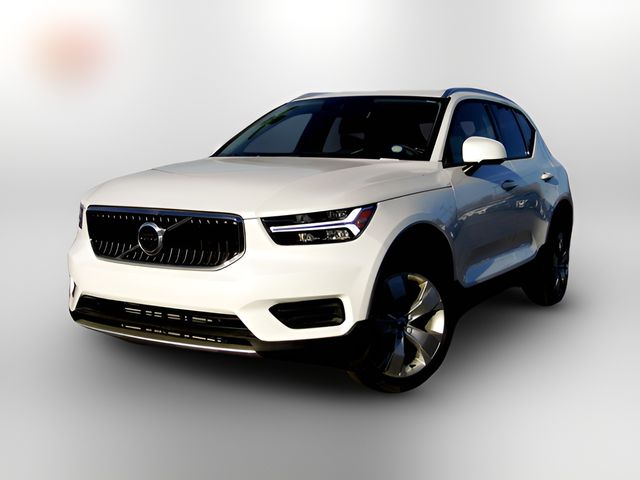 2022 Volvo XC40 Momentum