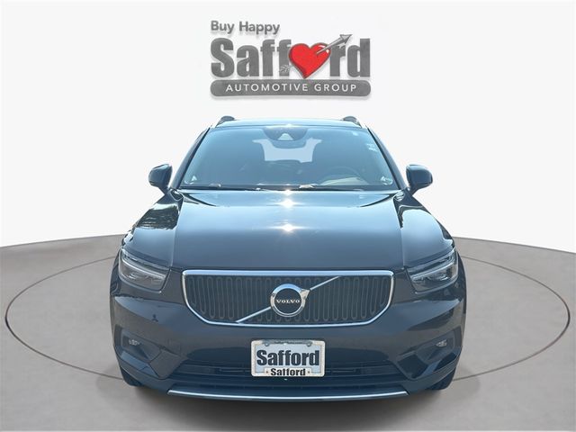 2022 Volvo XC40 Momentum