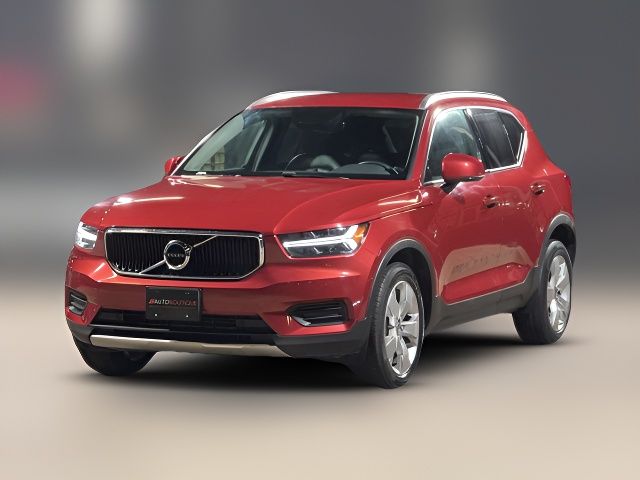 2022 Volvo XC40 Momentum