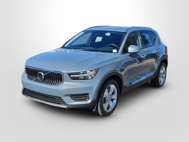 2022 Volvo XC40 Momentum