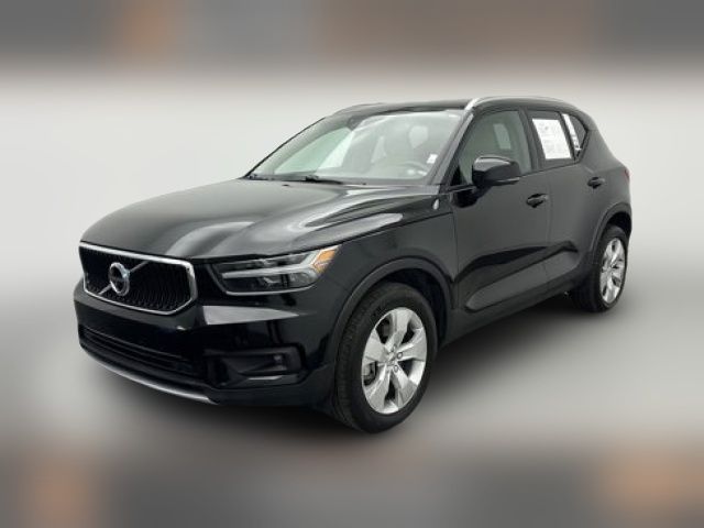 2022 Volvo XC40 Momentum