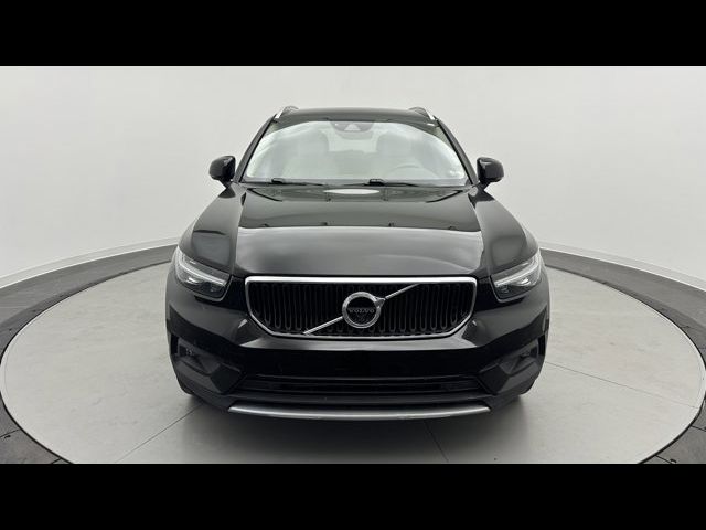 2022 Volvo XC40 Momentum