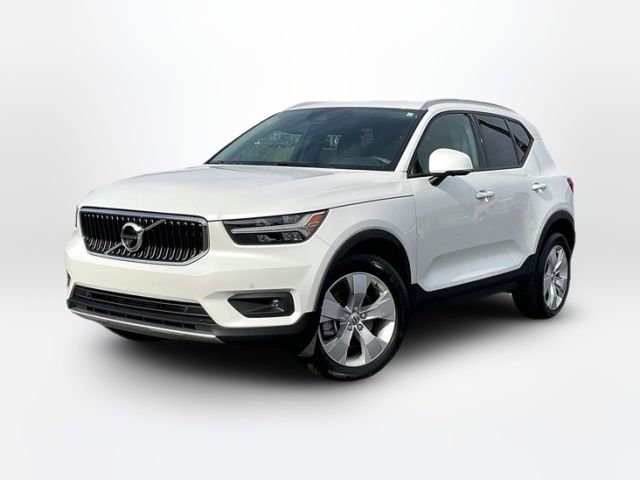 2022 Volvo XC40 Momentum