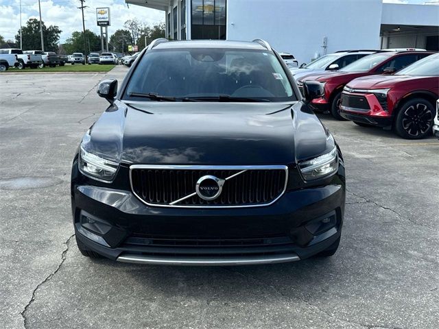 2022 Volvo XC40 Momentum