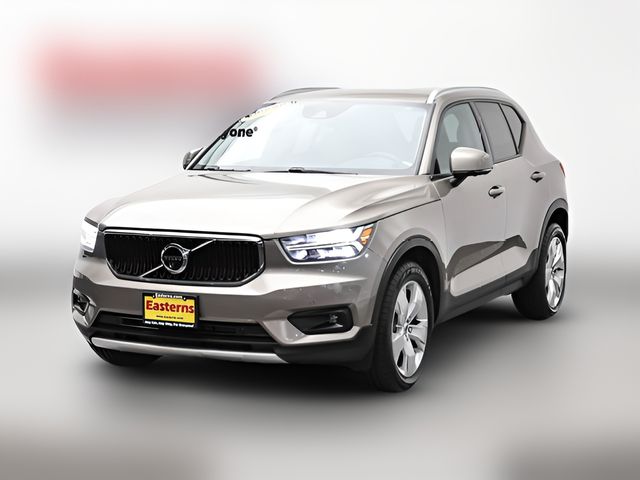 2022 Volvo XC40 Momentum