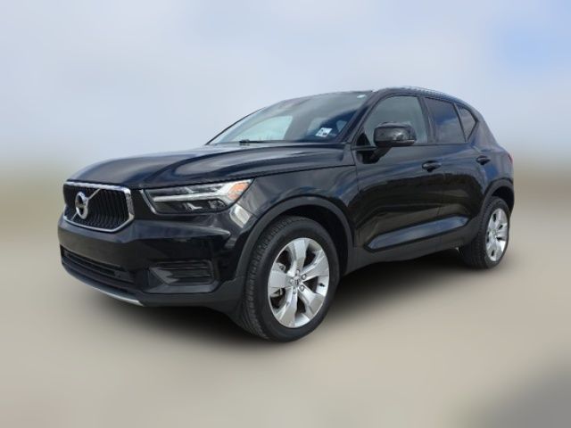 2022 Volvo XC40 Momentum