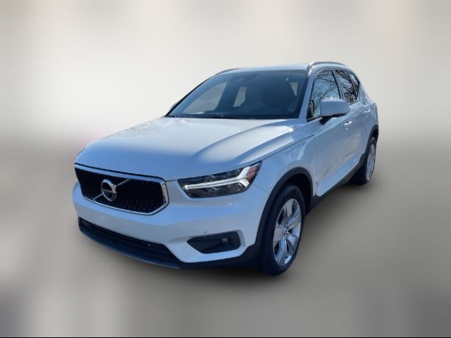 2022 Volvo XC40 Momentum