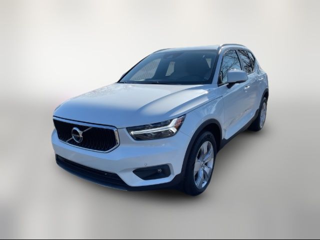 2022 Volvo XC40 Momentum