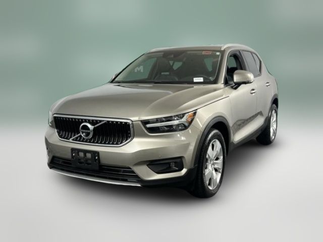 2022 Volvo XC40 Momentum