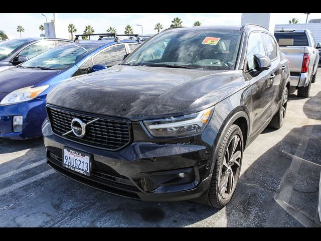 2022 Volvo XC40 R-Design