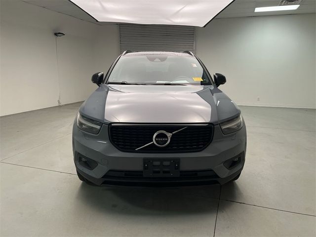 2022 Volvo XC40 R-Design