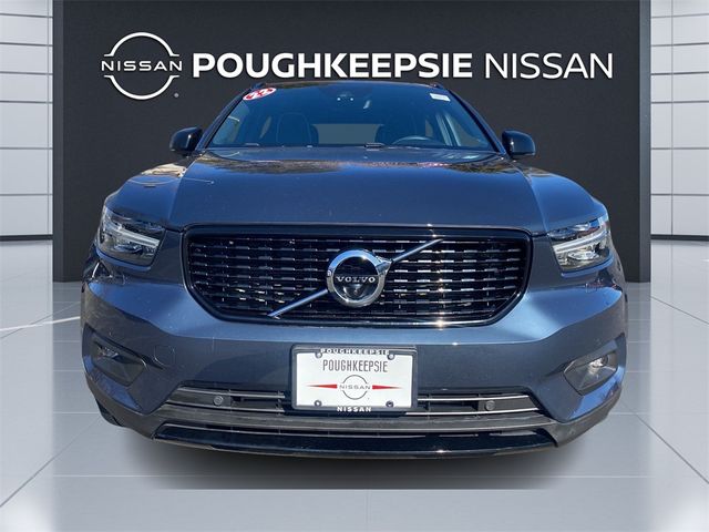 2022 Volvo XC40 R-Design